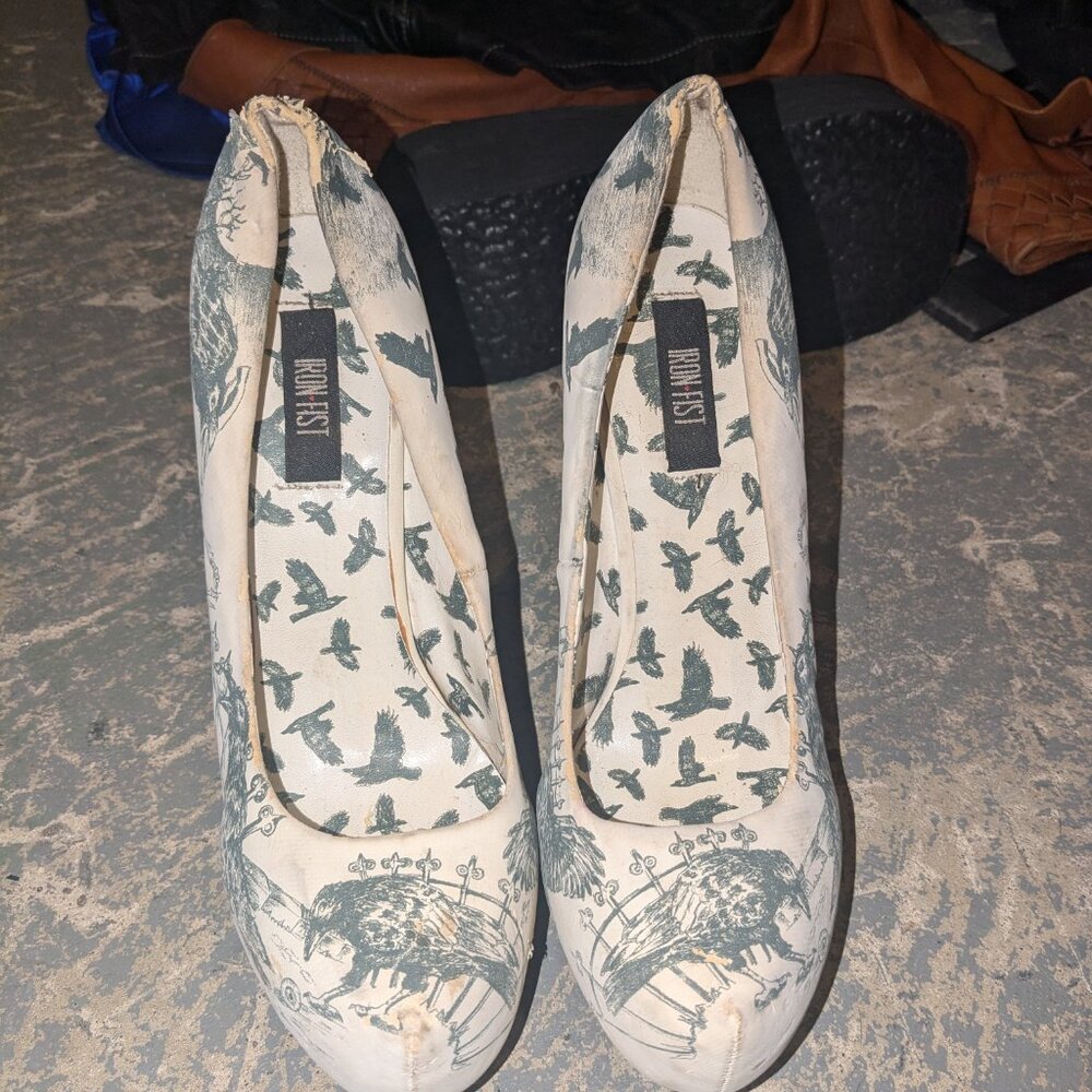 Iron fist high heels - Picture 2 of 4